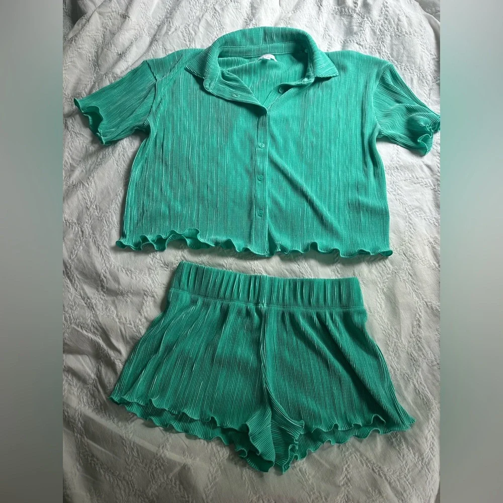 Colsie Green Ribbed Sleepwear Set - Picture 1 of 8